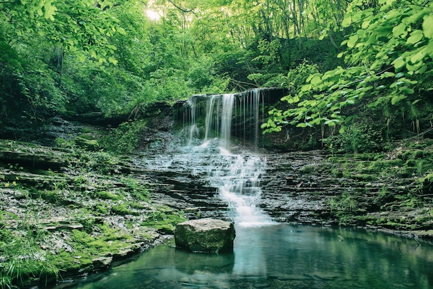 Hoge berg waterval