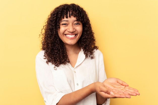 Holding a copy space on a palm