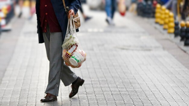 Holding mesh shopping bag