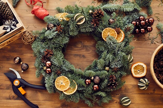 Holiday wreath craft