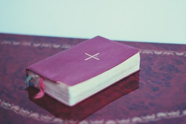 Photo holy bible on table