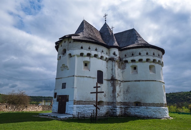 Holy Intercession ChurchFortress XIVXVIII eeuwen Sutkivtsi dorp Khmelnytsky regio Oekraïne