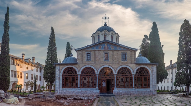 Il sacro monte athos in greco è stato inserito nell'elenco dei patrimoni dell'umanità. lo skit rumeno di prodrmou