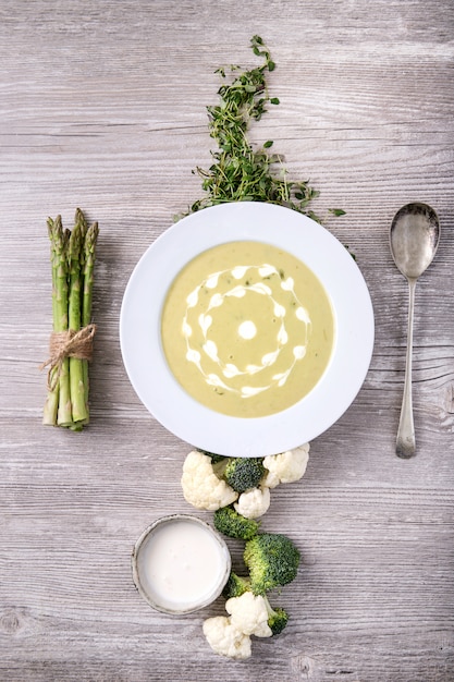 Zuppa di asparagi fatta in casa