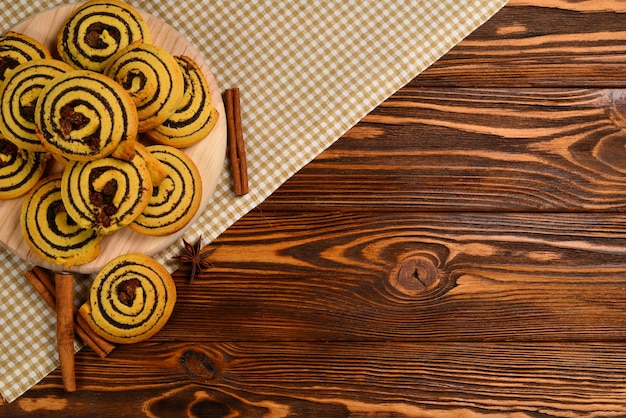 Biscotti al forno fatti in casa con uvetta e semi di papavero spazio per testo o design