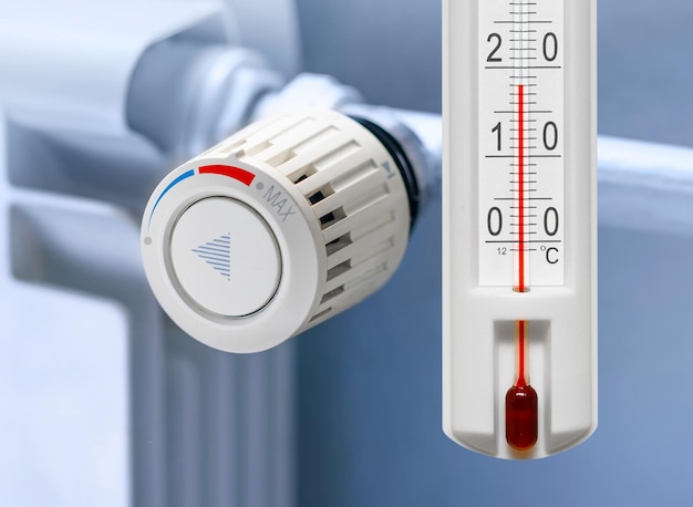 Home Verwarming radiator Thermostaat ingesteld op lage temperatuur