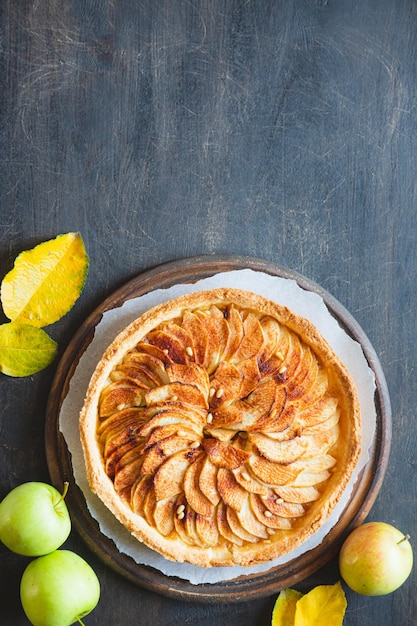 Фото Концепция осенней выпечки домашнего яблочного пирога