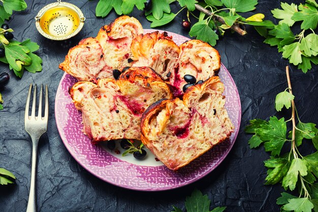 Torta di ribes nero fatta in casa