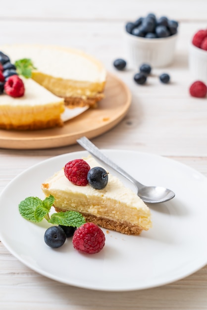 Homemade cheesecake with raspberries and blueberries 