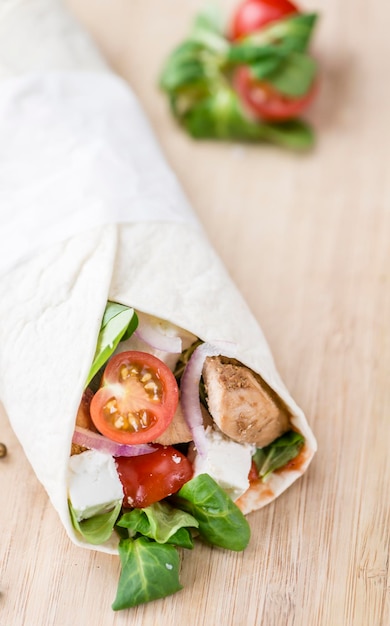 Photo homemade chicken wrap