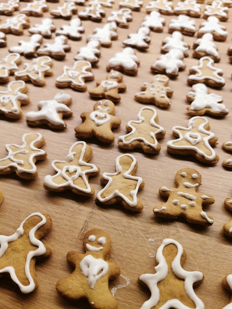 Photo homemade christmas gingerbread cookies view from above festive food