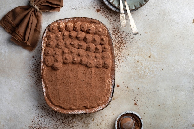 Dolce tiramisù classico fatto in casa con mascarpone e caffè