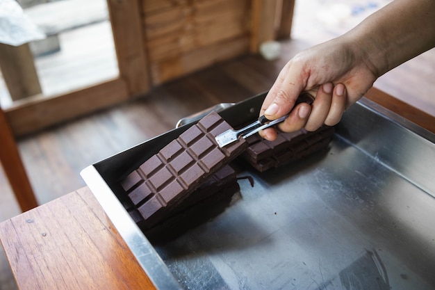 自家製ダークチョコレートとココア