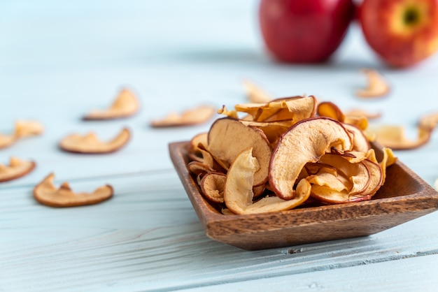 Photo homemade dried organic apple sliced