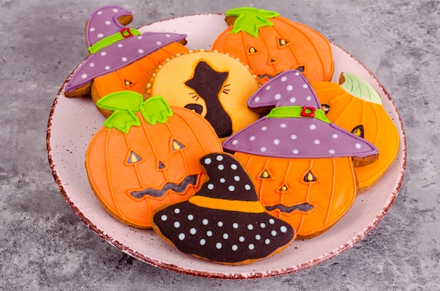 Homemade gingerbread with pictures for Halloween