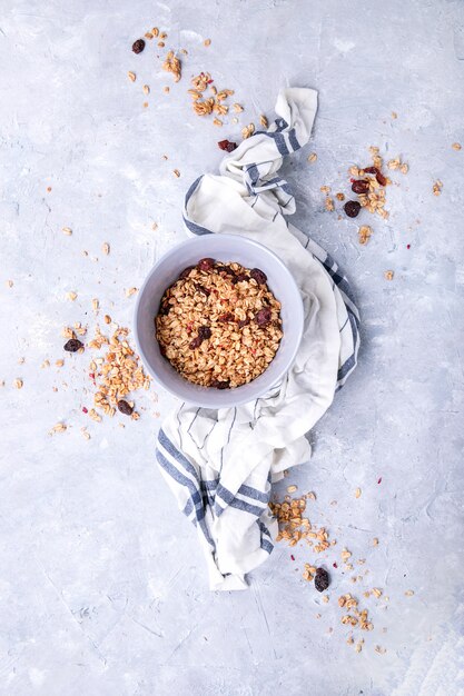 Foto colazione casalinga di muesli