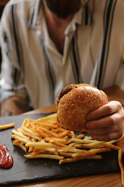 Homemade hamburger with fresh vegetables