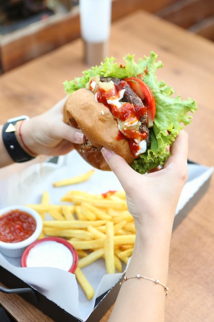 Homemade hamburger with fresh vegetables