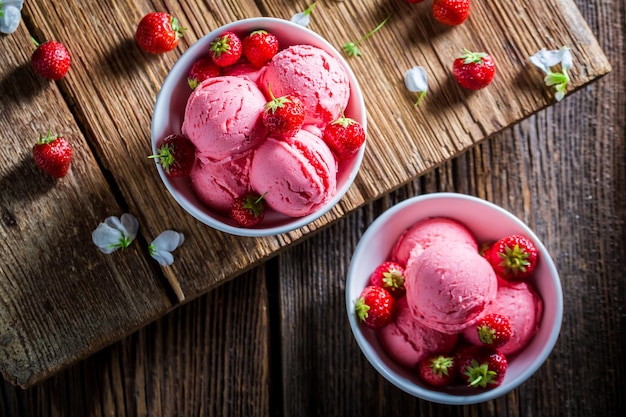 Homemade ice cream made of fresh strawberries