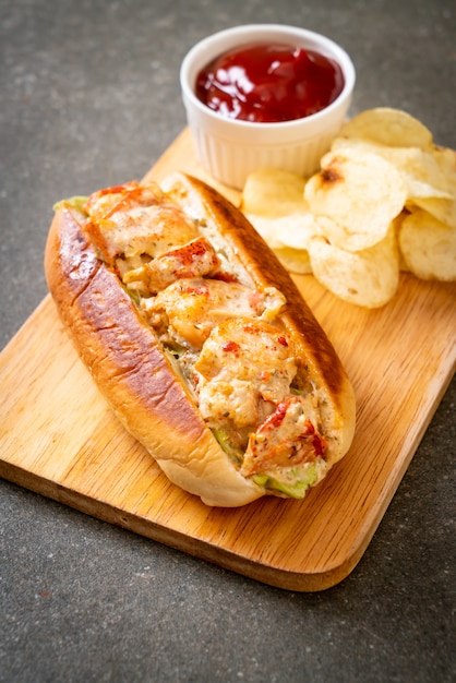 homemade lobster roll with potato chips