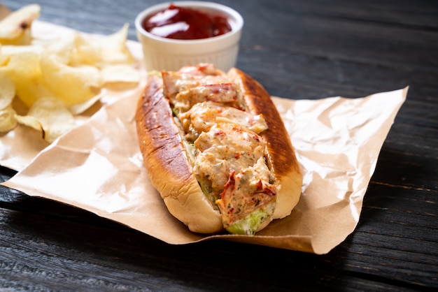 homemade lobster roll 