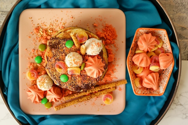 초콜릿과 과자로 만든 수제 팬케이크