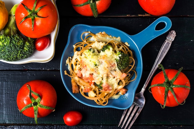 Homemade pasta bake with ham and cheese