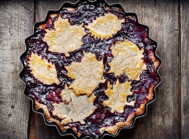 Photo homemade plum pie