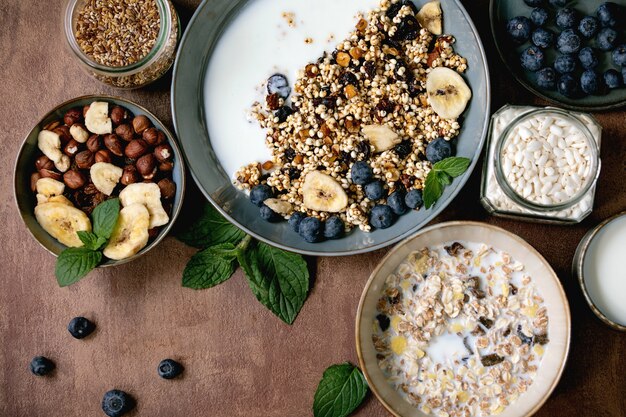 Homemade puffed millet granola