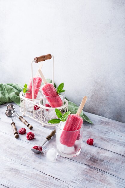homemade raspberry popsicles