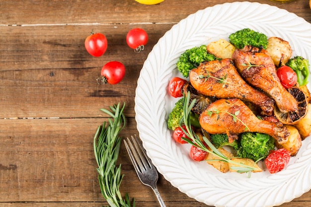 Coscia di pollo arrosto fatta in casa al rosmarino