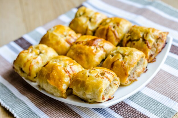 Involtini di salsiccia fatti in casa