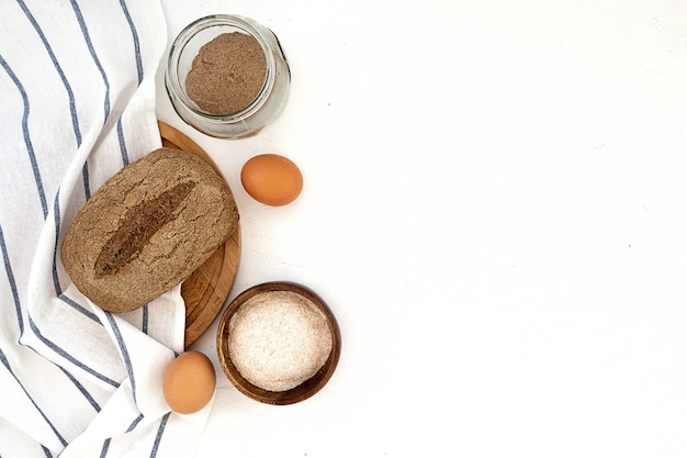 Pane a lievitazione naturale fatto in casa con farina di cellegrain.