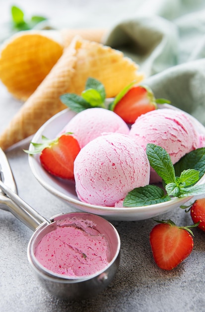 Homemade strawberry ice cream with fresh strawberries