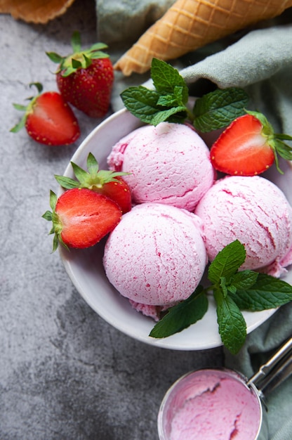 Homemade strawberry ice cream with fresh strawberries