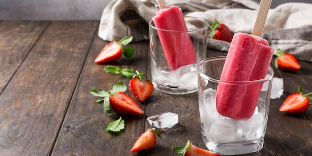 Homemade strawberry popsicles