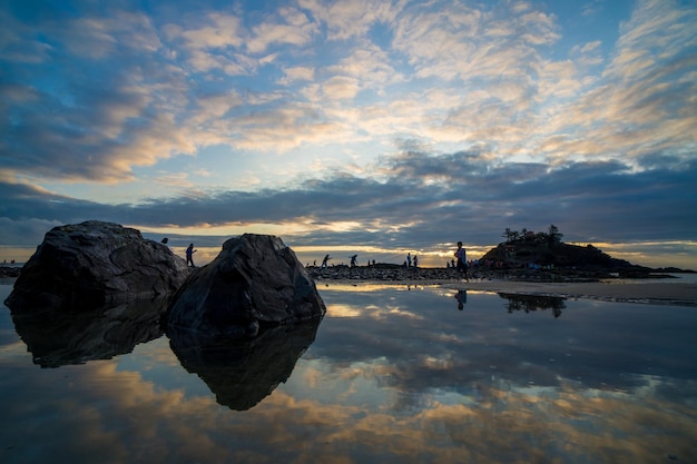 Hon Ba 사원 베트남어는 Mieu입니다 Hon Ba는 Vung Tau City의 섬에 있는 작은 탑입니다.