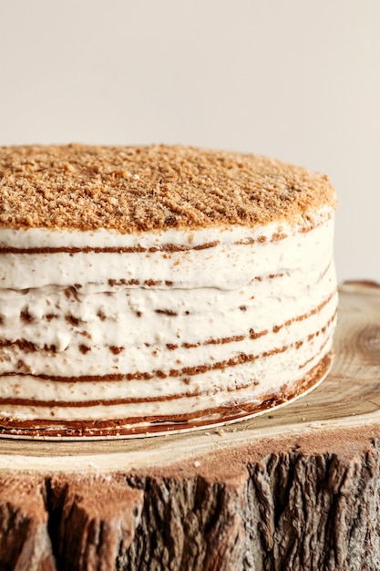 Honey cake with cream.