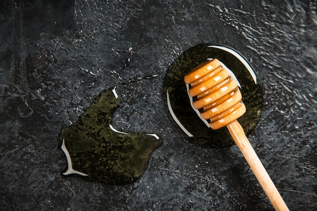 Foto primo piano del merlo acquaiolo del miele