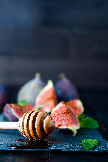 honey stick and figs
