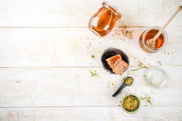 Honey with pollen and honey combs