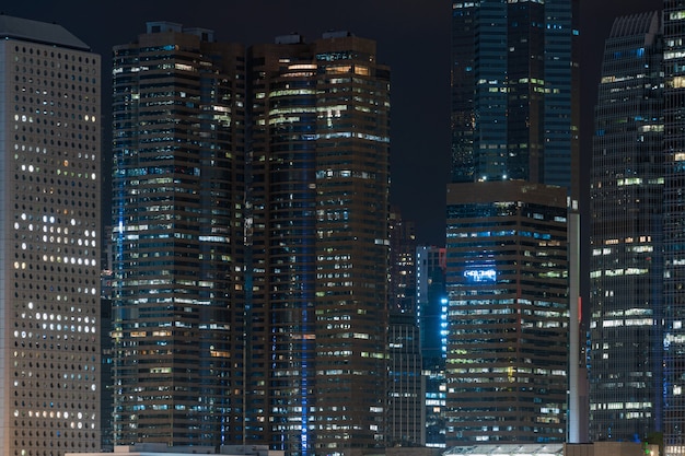 Photo hong kong cityscape skyscraper at night time