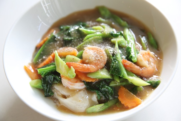 Hong kong fried noodle with seafood