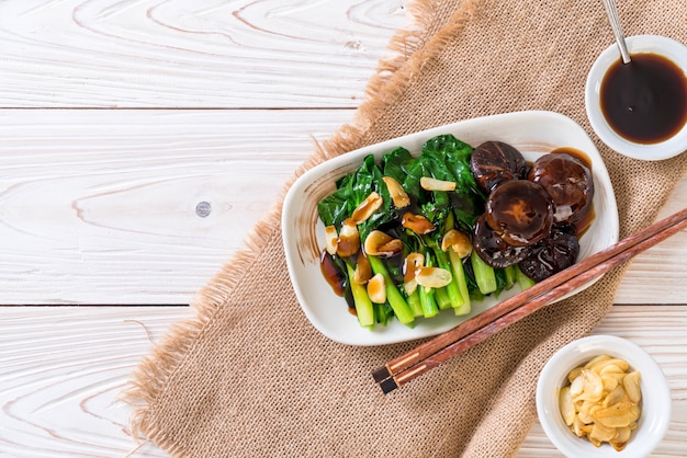 Hong Kong Kale geroerbakt in oestersaus