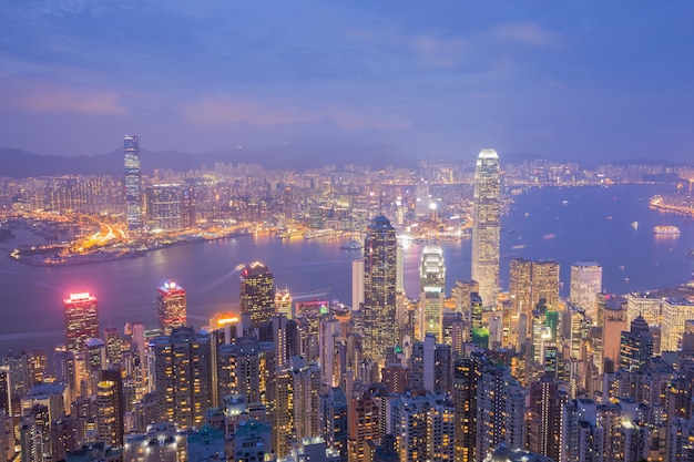 Hong Kong-stad bij nacht