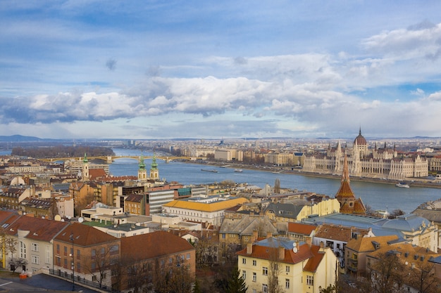 Hongarije, Boedapest Parlement uitzicht vanaf de rivier de Donau