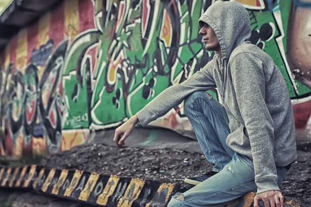 Hoody man graffiti misdaad