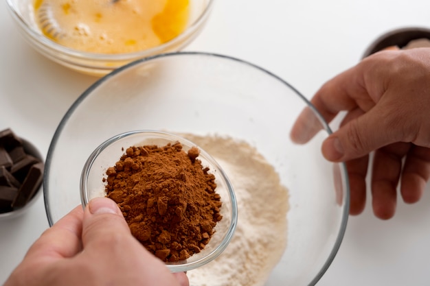 Hoofdbeeld van de bereiding van de heerlijke chocoladerool