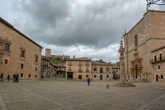 Hoofdplein van Penaranda de Duero in de provincie Burgos, Spanje