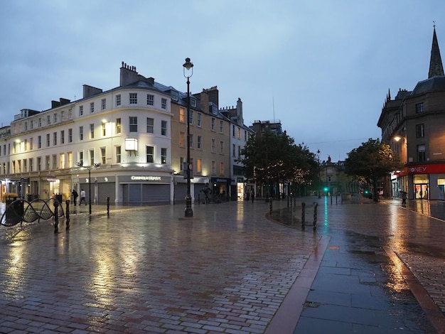 Hoofdstraat 's nachts in Dundee